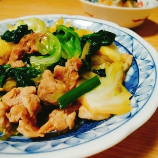 豚肉とキャベツとほうれん草の炒め物